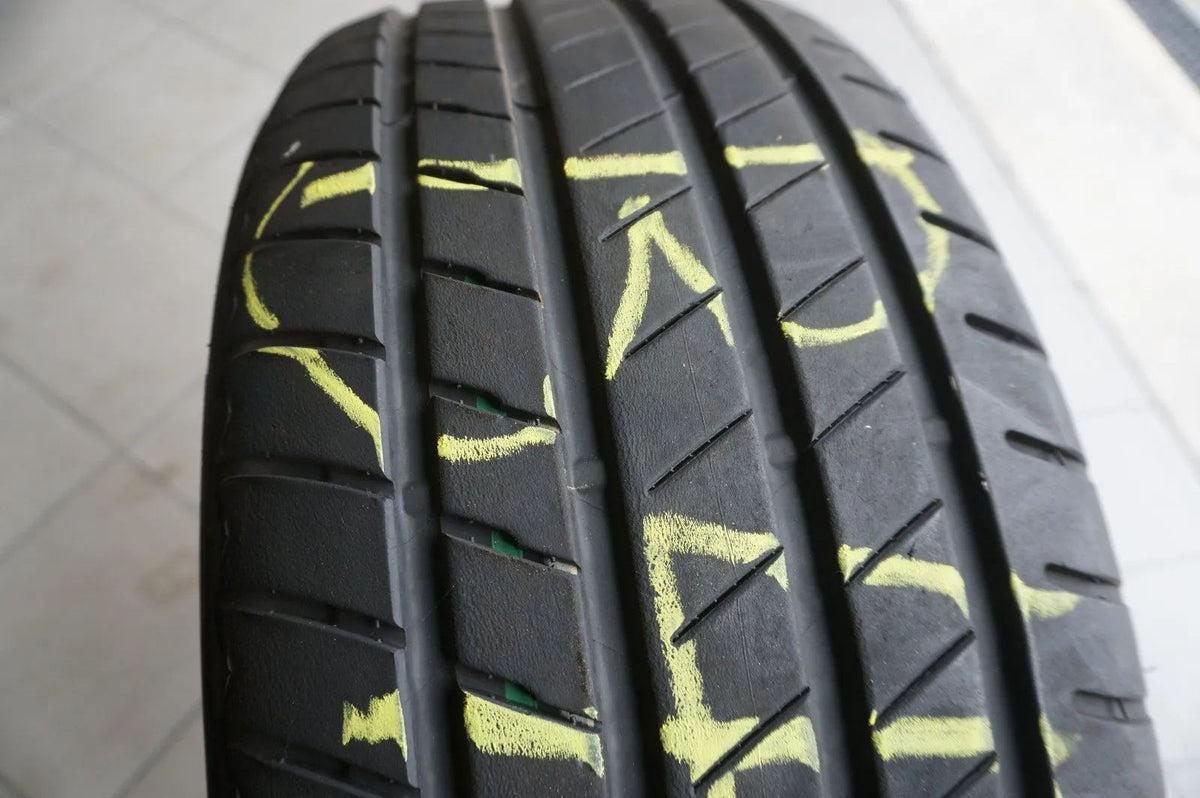 1 X 245 50 R19 105W Pneu été Bridgestone Alenza 001 * 6mm Vue détaillée 2