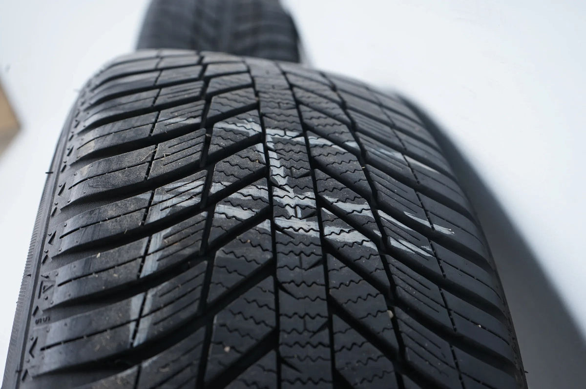 Opel Astra J Zafira Winter Wheels All-Season Tires 225 50 17 Inch Detailansicht 10