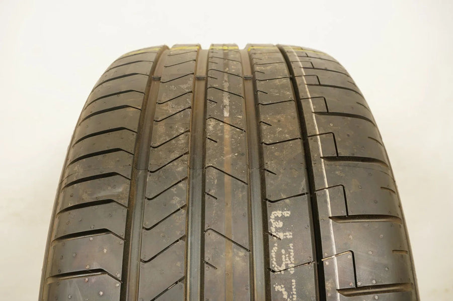 2x New Demo Summer Tires 285 40 19 inch Pirelli P Zero DOT20 MO