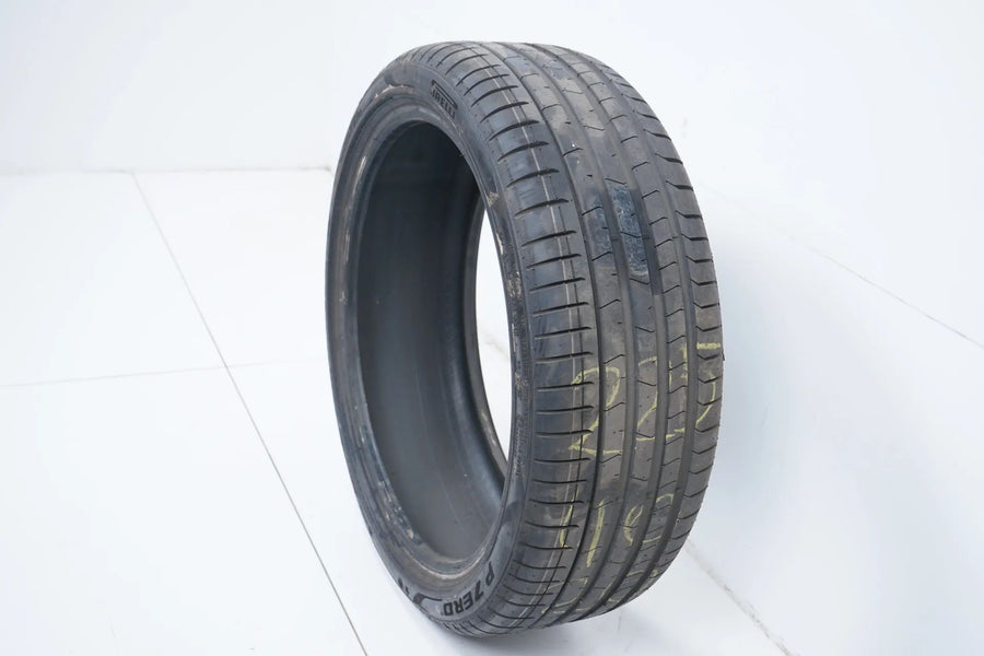 1x DEMO summer tire 225 40 20 inch Pirelli DOT18 BMW*