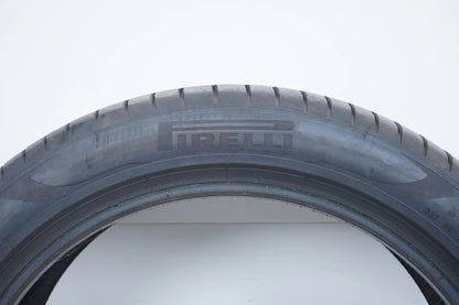1 pneu été Pirelli DOT18 245/45/20 pouces, profondeur d'environ 6 mm, compatible BMW* RFT