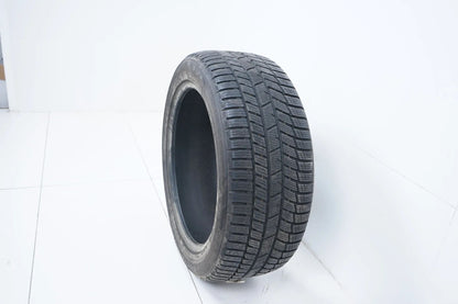 1x Toyo winter tire 275/45/20 inch, approx. 7 mm tread depth, DOT 19