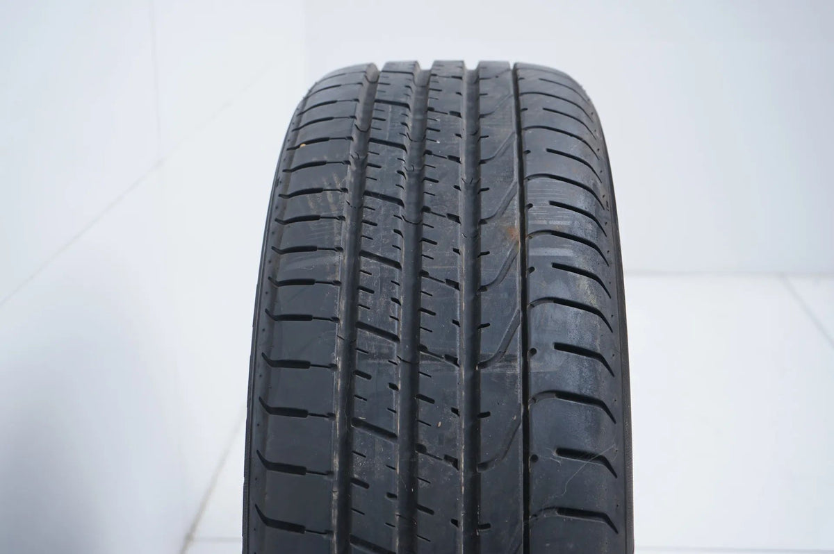 1 pneu été Pirelli 225/45/19 pouces DOT14 BMW* environ 7 mm RFT Vue détaillée 6