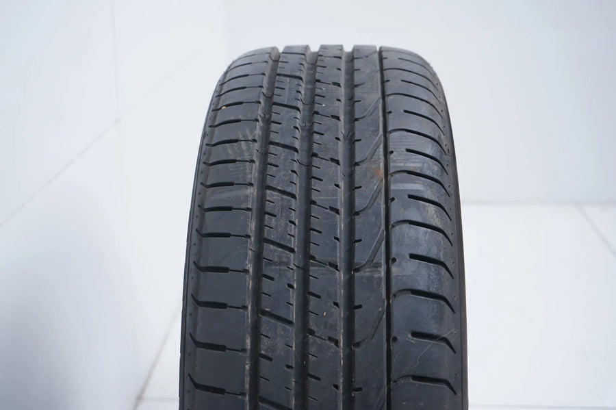 1 pneu été Pirelli 225/45/19 pouces DOT14 BMW* environ 7 mm RFT