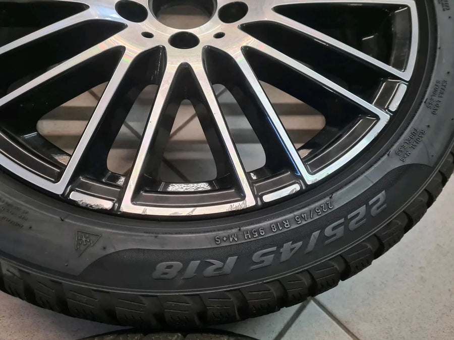 Original Mercedes C-Klasse W206 S206 Alufelgen Winterreifen 225 45 R18 Zoll 6mm