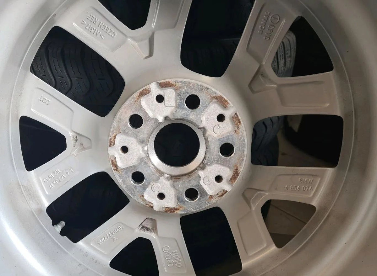 Original BMW X1 F48 X2 F39 17 Zoll Alufelgen Winterräder Winterreifen 205 60 R17 Detailansicht 5