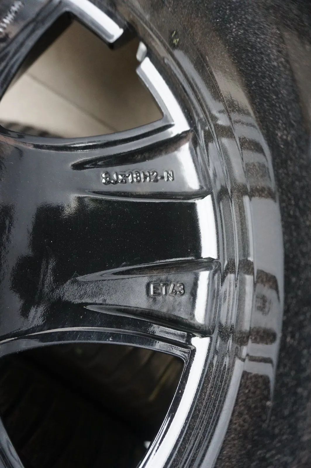 Jantes alliage et pneus hiver d'origine Mercedes Classe E W213 S213 Hybride E300e E300de Vue détaillée 5