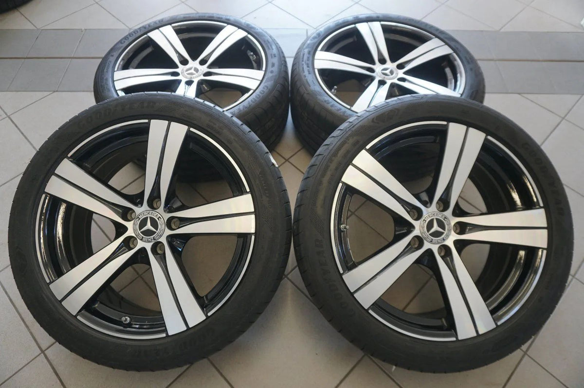 Originální hliníkové disky Mercedesu třídy C W206 S206 letní pneumatiky 225 45 245 40 R18