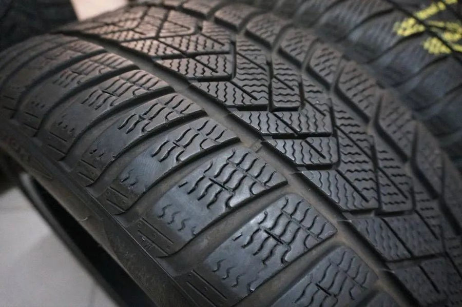 Cerchi in lega originali Mercedes Classe E W213 S213, pneumatici invernali 245 45 R18 pollici, 6 mm