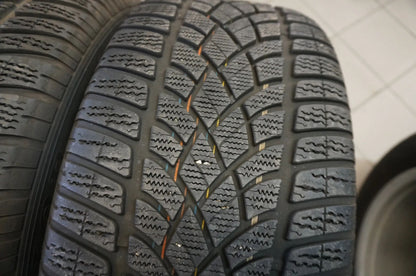 Jantes alu d'origine Porsche Cayenne 92A pneus hiver 275 45 R20 pouces 7P5601025AH