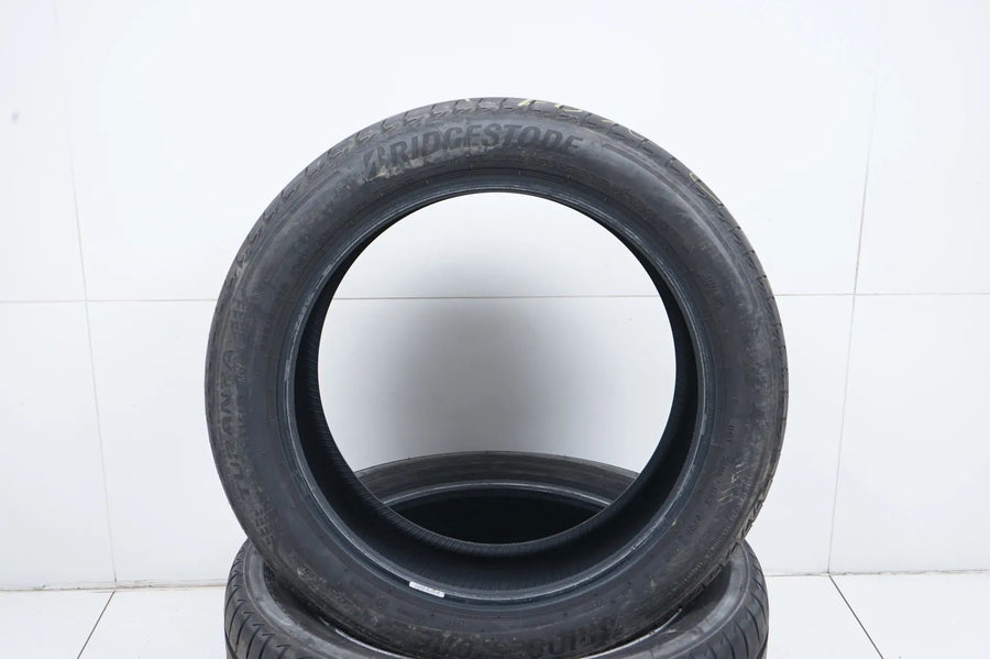 2 x Summer tires 255 45 19 inch Bridgestone DOT22/21 approx. 4mm MO