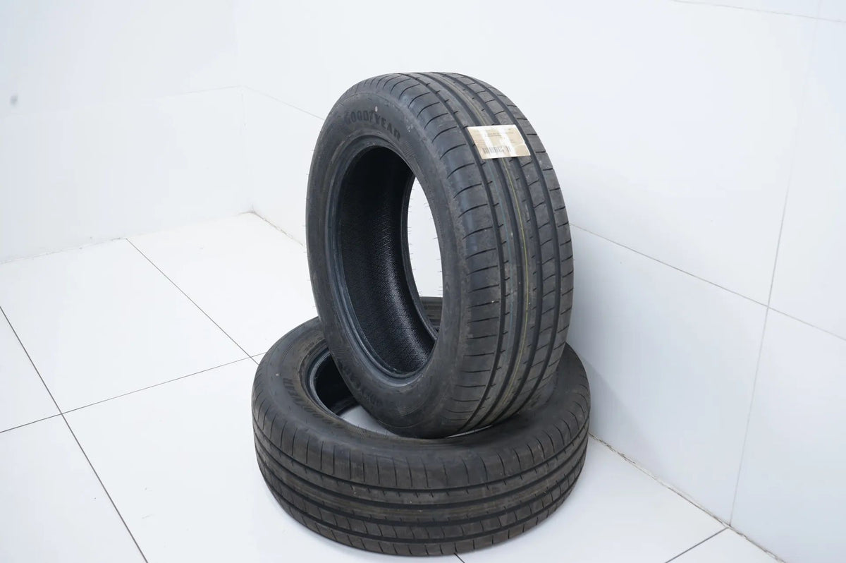 2x New DEMO Summer Tires Goodyear 235 60 18 inch DOT22 Detail view 4