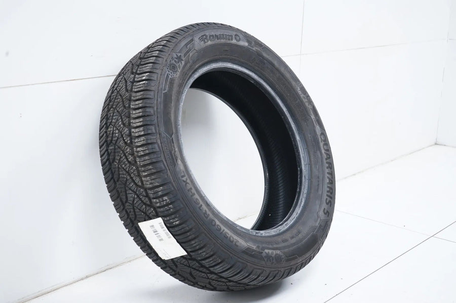 1x Winter tire 205 60 16 inch Barum approx. 7 mm DOT23