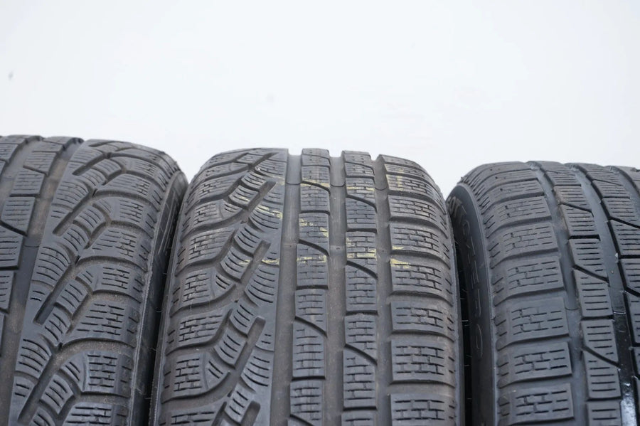 4x Winterreifen Pirelli 215 45 18 Zoll DOT18 ca.6mm MO