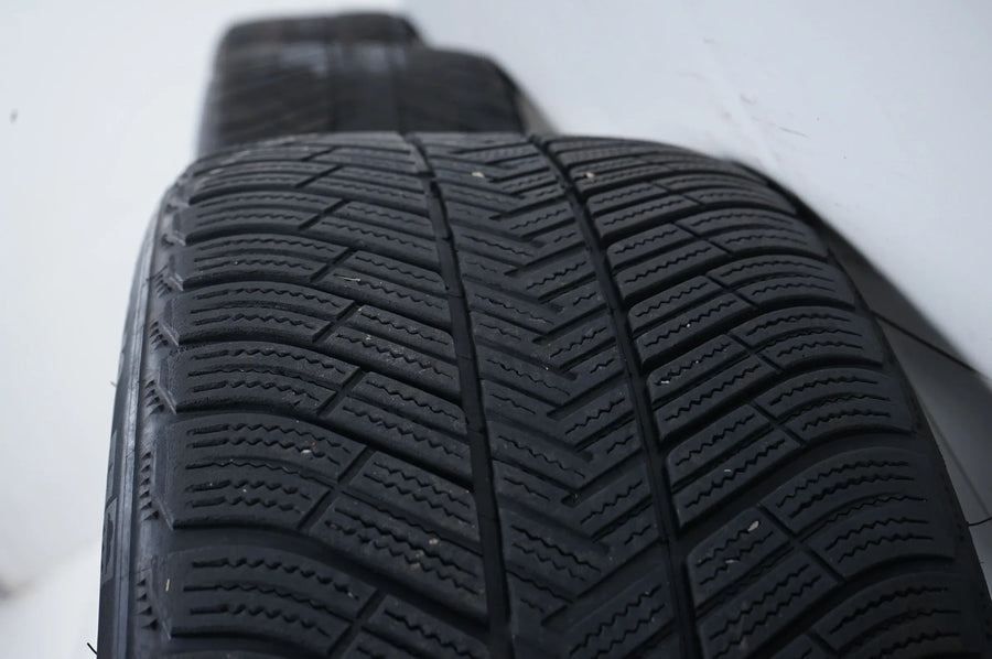 Mercedes E63 AMG W213 winter tires/wheels 265/40/19 inch