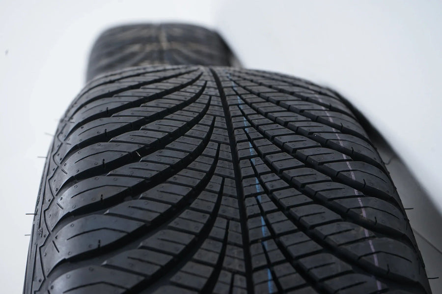 Audi Q5 8R All-weather tires, all-season tires, 235/65 R17 inch, 8mm tread depth