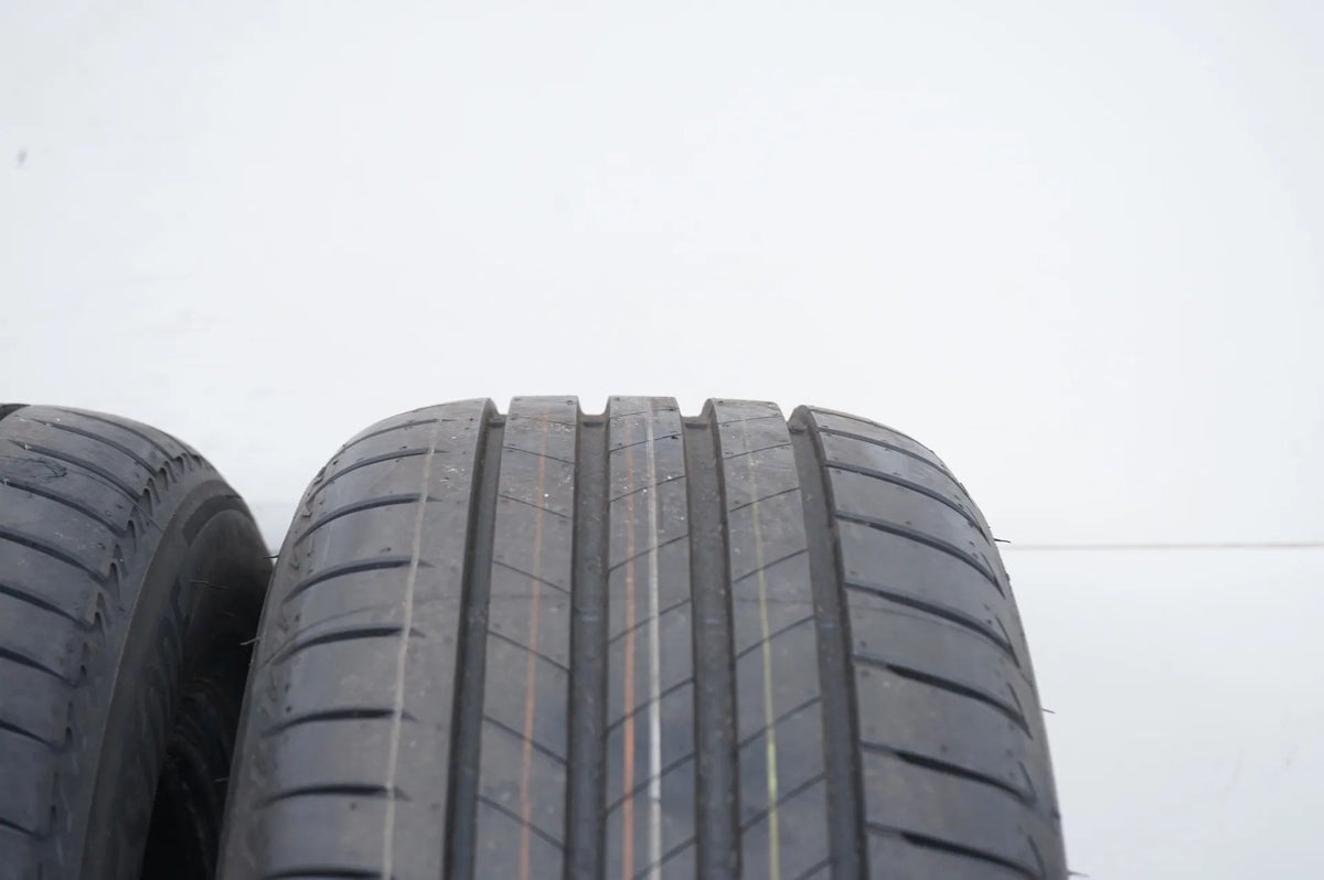 2 x DEMO Sommerreifen Bridgestone 235 55 18 Zoll DOT23/22 MO Detailansicht 5