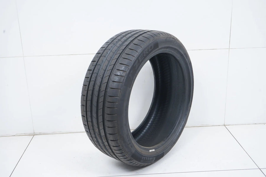 1 x Sommerreifen Pirelli P Zero 225 45 18 Zoll DOT17 ca.7mm