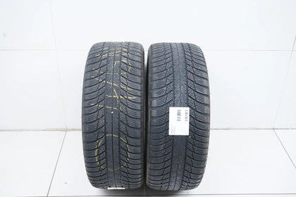 2 pneus d'hiver Bridgestone 225/45/18 pouces DOT 19/18, profondeur de sculpture d'environ 4 mm MO