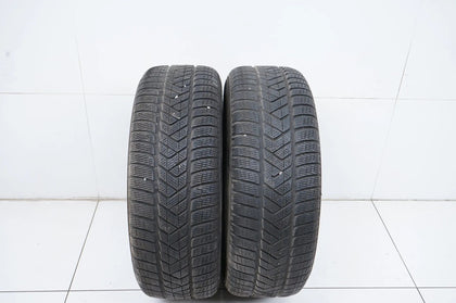 2x Pirelli winter tires 235 65 17 inch DOT20 MO approx. 5 mm tread depth