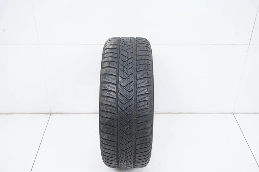 1 x Winterreifen Pirelli 225 45 18 Zoll DOT21 ca.4 mm MO RFT