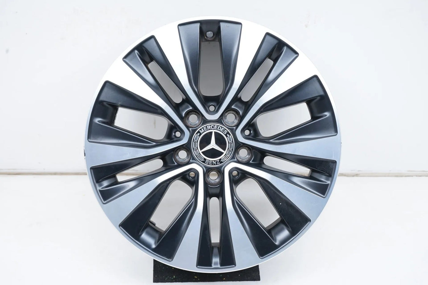 1 x Jante alliage Mercedes Classe A B W177 W247 16 pouces A1774010000