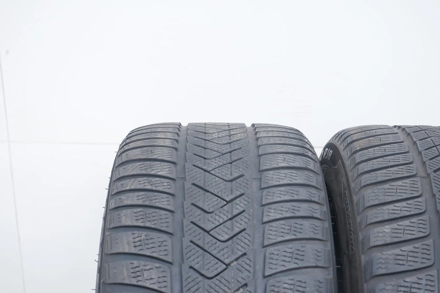 2x Winterreifen 275 40 18 Zoll Pirelli ca.4 mm DOT21/19 MO