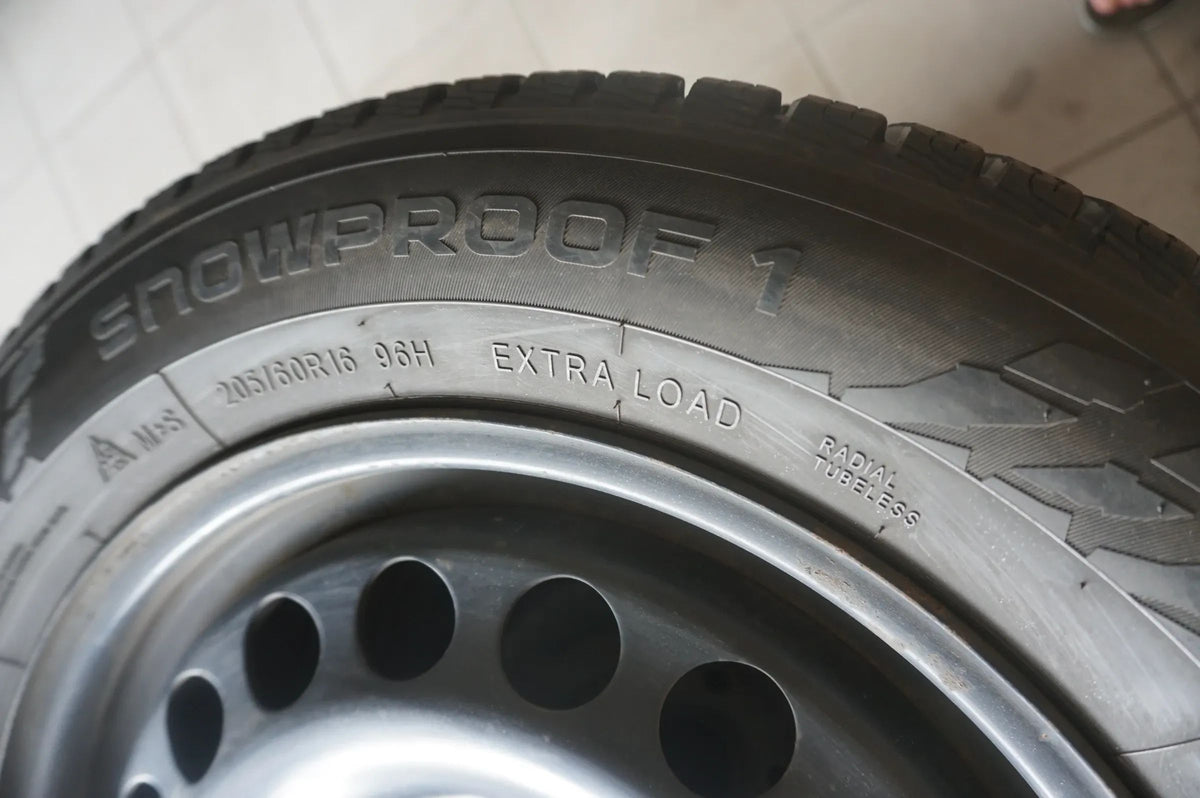 Original VW Touran II 5T Felgen Winterreifen Winterräder 205 60 R16 96H 2023 7mm Vue détaillée 3