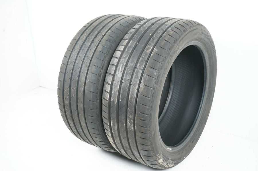 2 x Sommerreifen Bridgestone 255 45 19 Zoll ca.5mm DOT22/21 MO