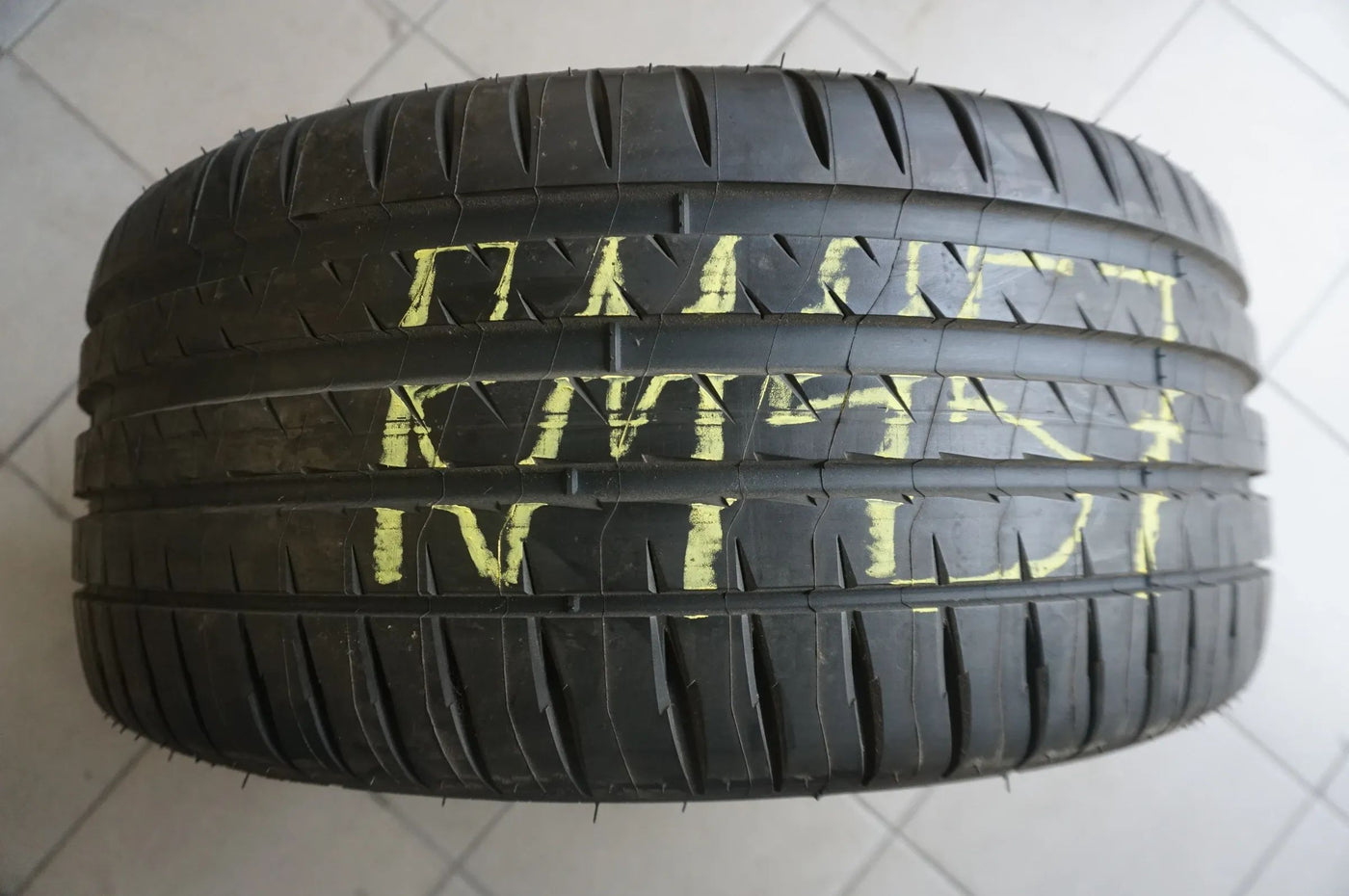 1 X 245 40 ZR18 R18 97Y Pneu été Michelin Pilot Sport 4 MO1 2018 7mm