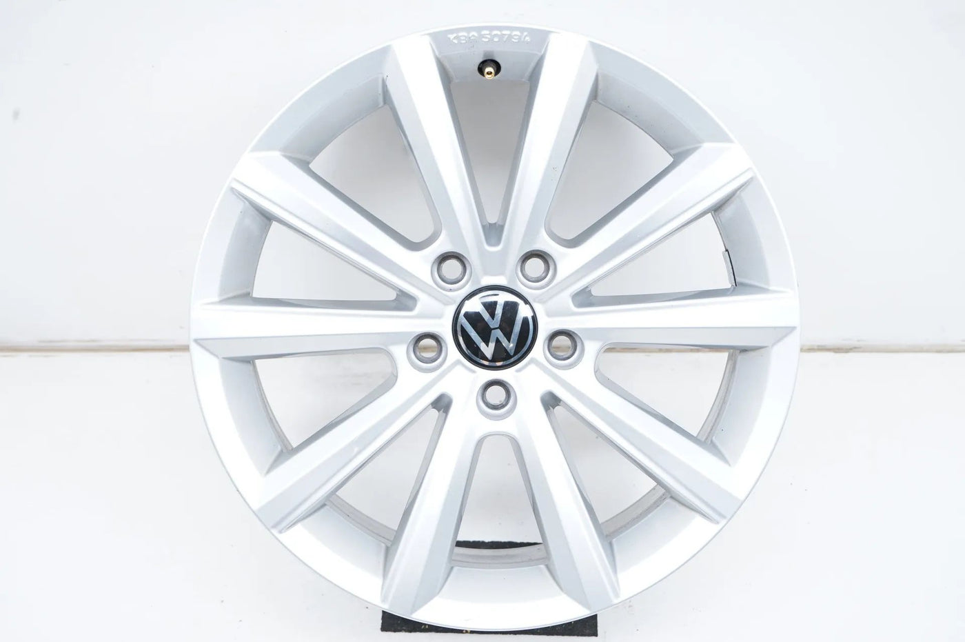 1 x VW T Roc Alloy Wheel 2GA601025M 17 inch 7.5J ET45 5x112
