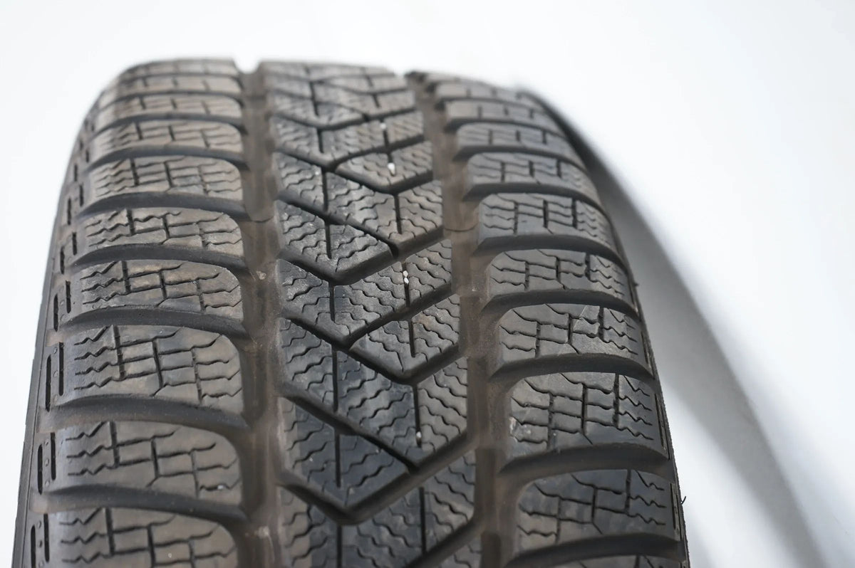 Mercedes C Klasse W205 AMG Winterreifen Winterräder 18 Zoll 7mm Detailansicht 17