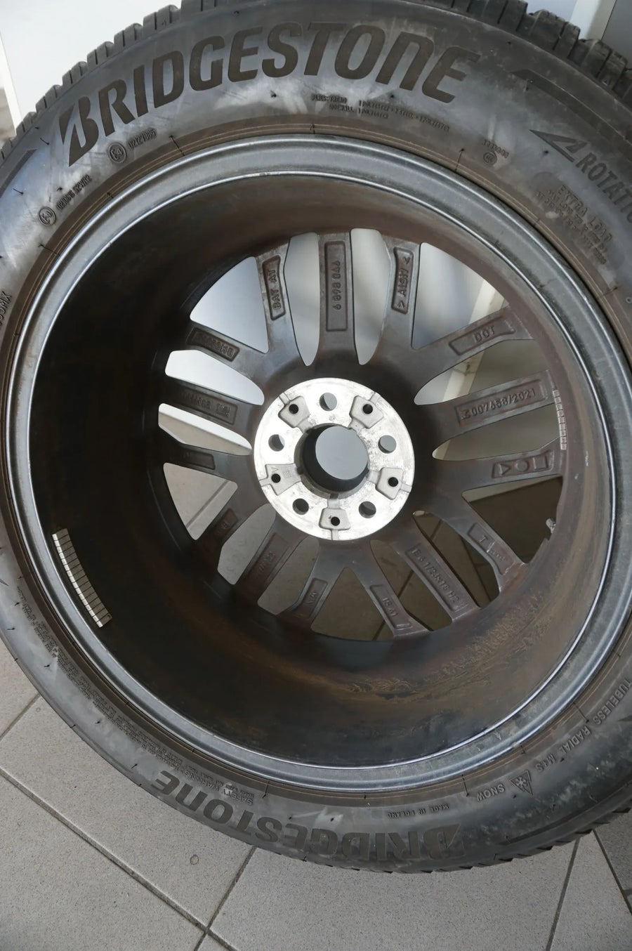 Original BMW iX1 X1 X2 U10 U11 alufælge vinterhjul vinterdæk 205 60 R18 7mm
