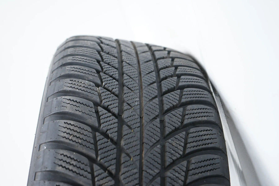 Wie Neu Audi Q2 81A Winterräder Winterreifen 215 55 17 Zoll 8mm 81A601025C
