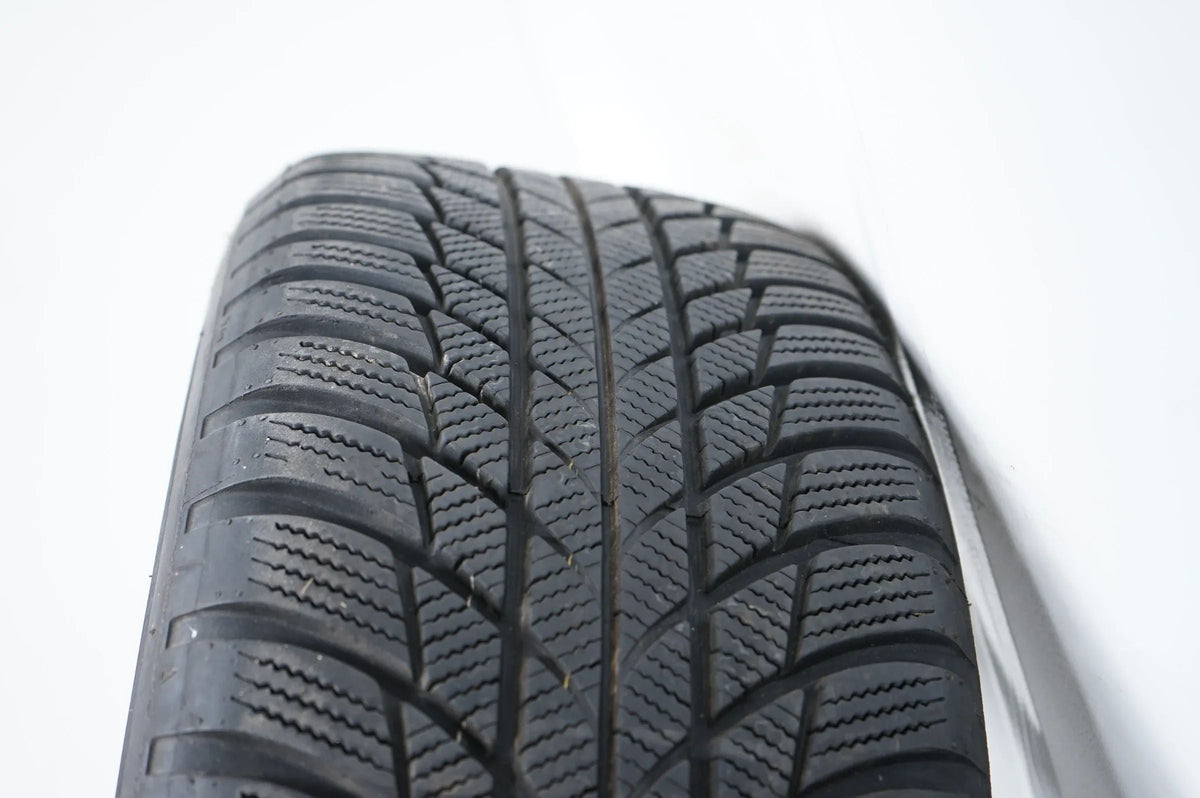 Original Audi Q2 GA Alufelgen Allwetterräder mit neuen Allwetterreifen 215 55 R17