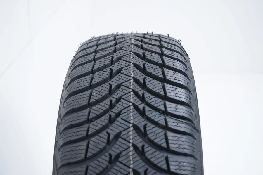1x NEW Demo Winter Tire 205 60 16 inch Michelin DOT18 BMW*