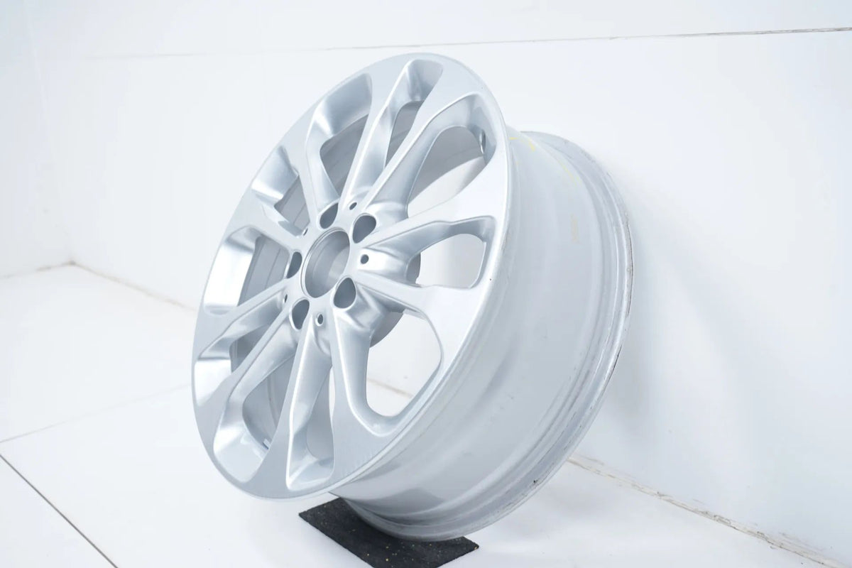 1 x Mercedes GLA-klasse W156 X156 lichtmetalen velg 17 inch A1564011700 Detailweergave 6