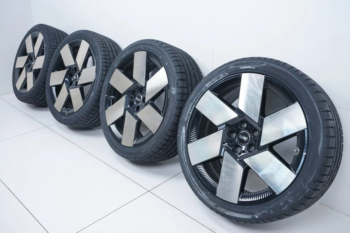 MINI Countryman U25 Neu Winterräder mit neuen Winterreifen 20 Zoll