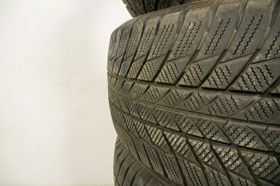 4 x Winterreifen Bridgestone 245 50 19 Zoll DOT18 Bmw* ca.5mm RFT