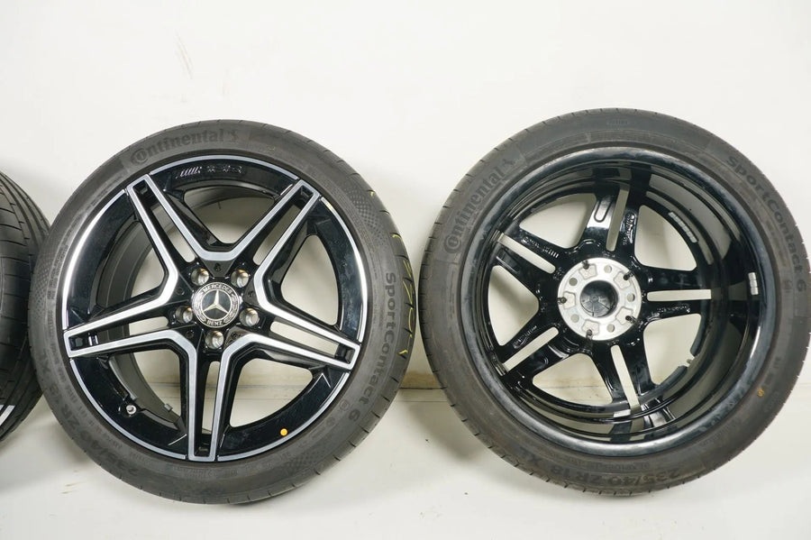 Mercedes A35 W177 Winterräder mit neuen Winterreifen 235 40 18 Zoll