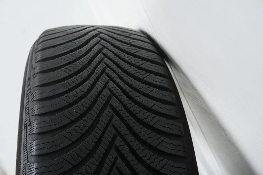Mercedes A B Klasse W177 W247 Allwetterräder mit neuen Allwetterreifen 16 Zoll