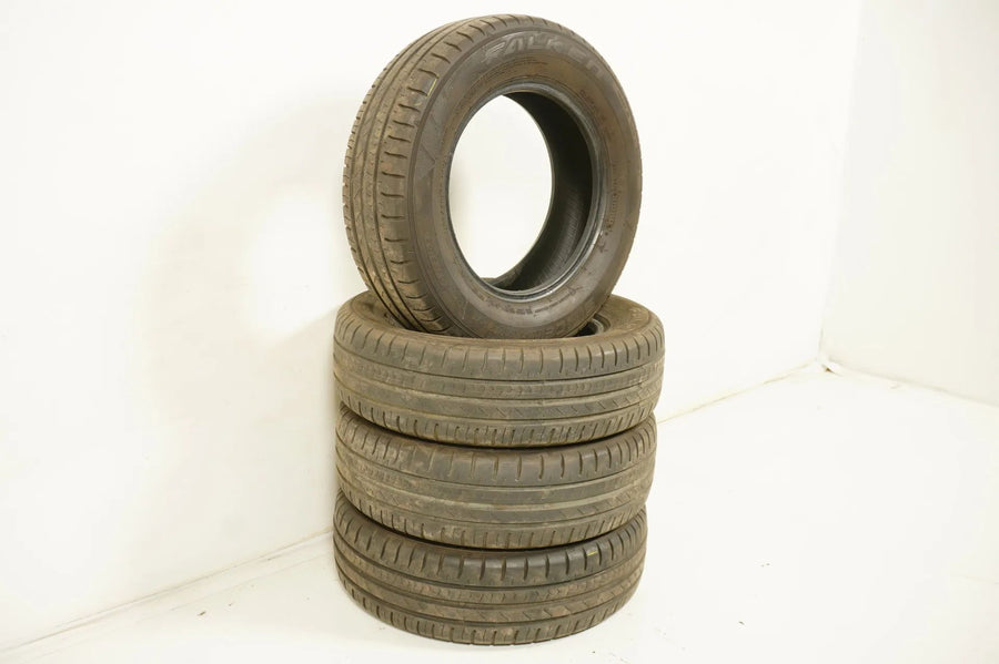 4 pneus été Falken DOT19 185/70/14 pouces, profondeur de sculpture d'environ 5 mm