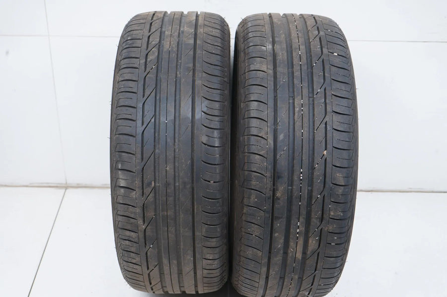 2 x pneus d'été Bridgestone 225 50 18 pouces DOT19 environ 6mm