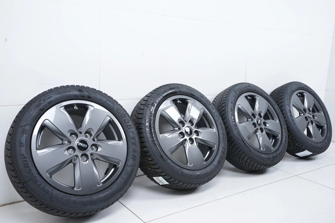 Pneus hiver MINI F55 F56 F57, jantes hiver 195/55/16 pouces