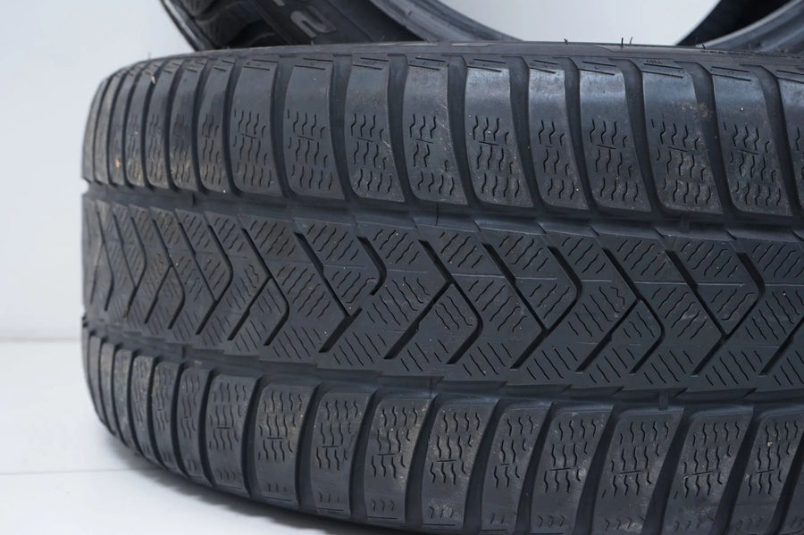2x Winterreifen 275 40 18 Zoll Pirelli ca.4 mm DOT19 MO