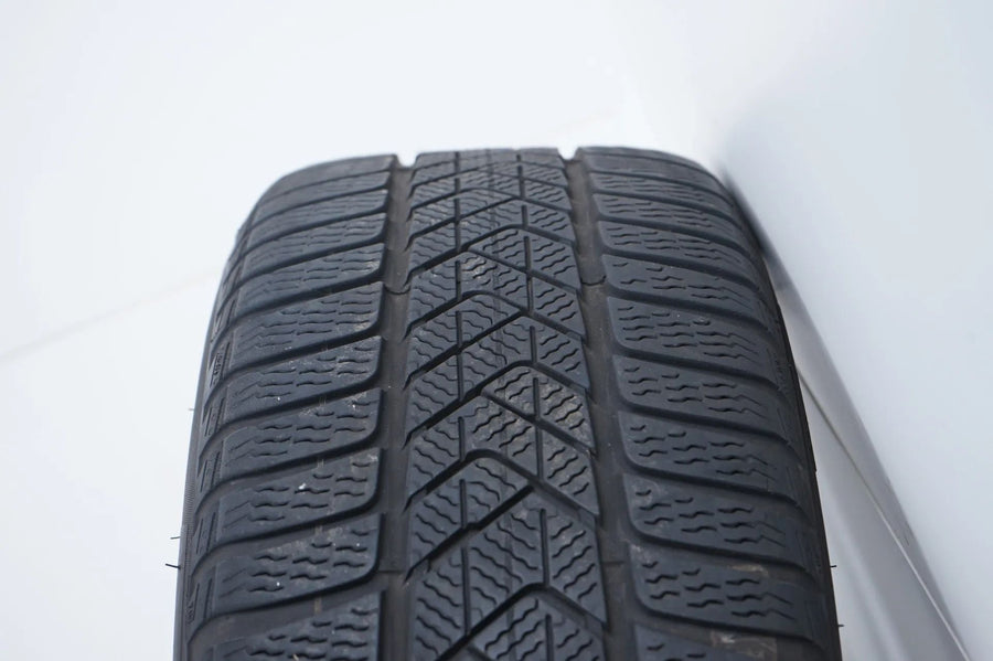 Mercedes A B Klasse W177 C118 B247 Allwetterräder mit neuen Allwetterreifen 225 45 18 Zoll