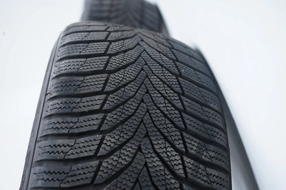 Skoda Superb 3 3V Roues d'hiver Pneus d'hiver 245 45 18 pouces 8mm