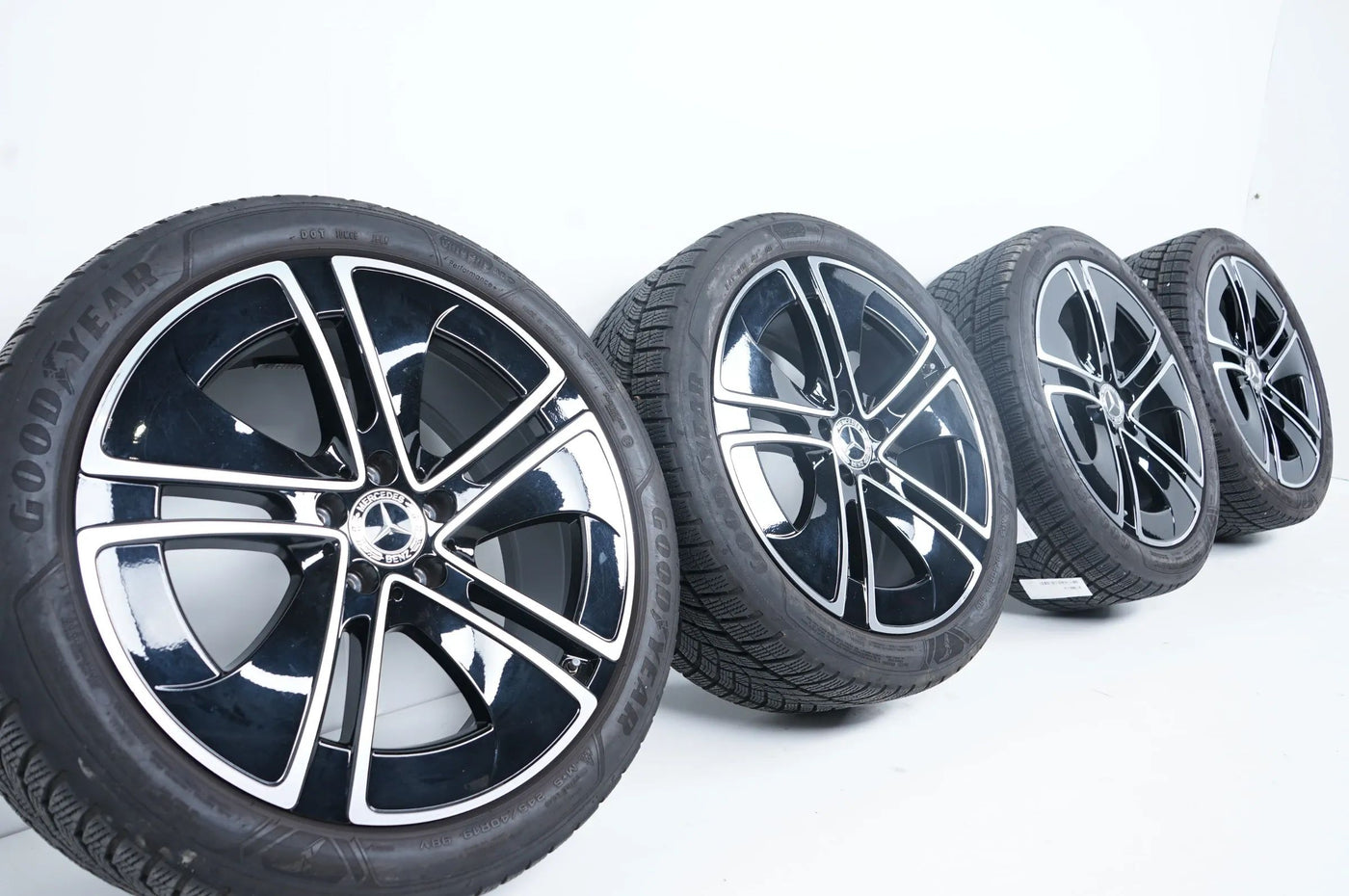 Pneus/jantes hiver 245/40/19 pouces pour Mercedes Classe CLE W236