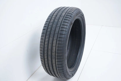 1 pneu été Pirelli DOT18 245/45/20 pouces, profondeur d'environ 6 mm, compatible BMW* RFT