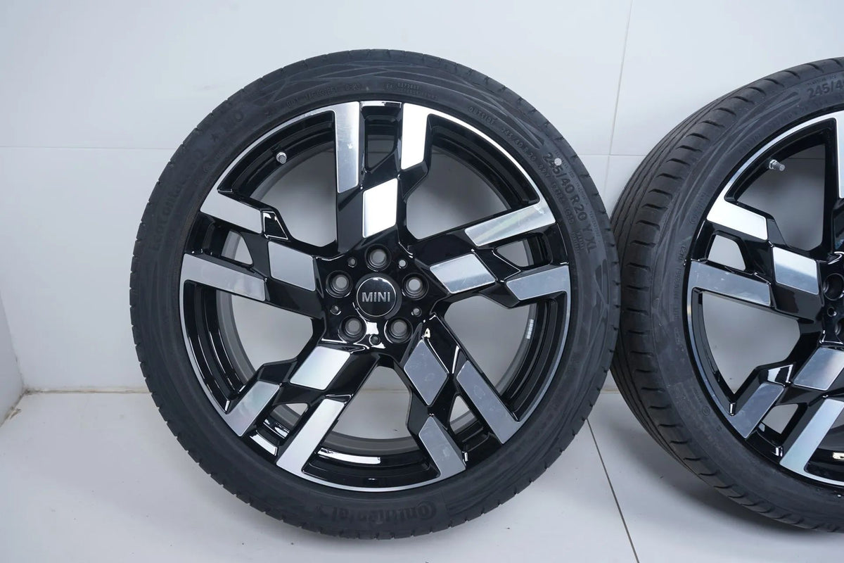 MINI Countryman U25 BMW X1 U11 Summer Wheels 245 40 20 inch Detailansicht 3